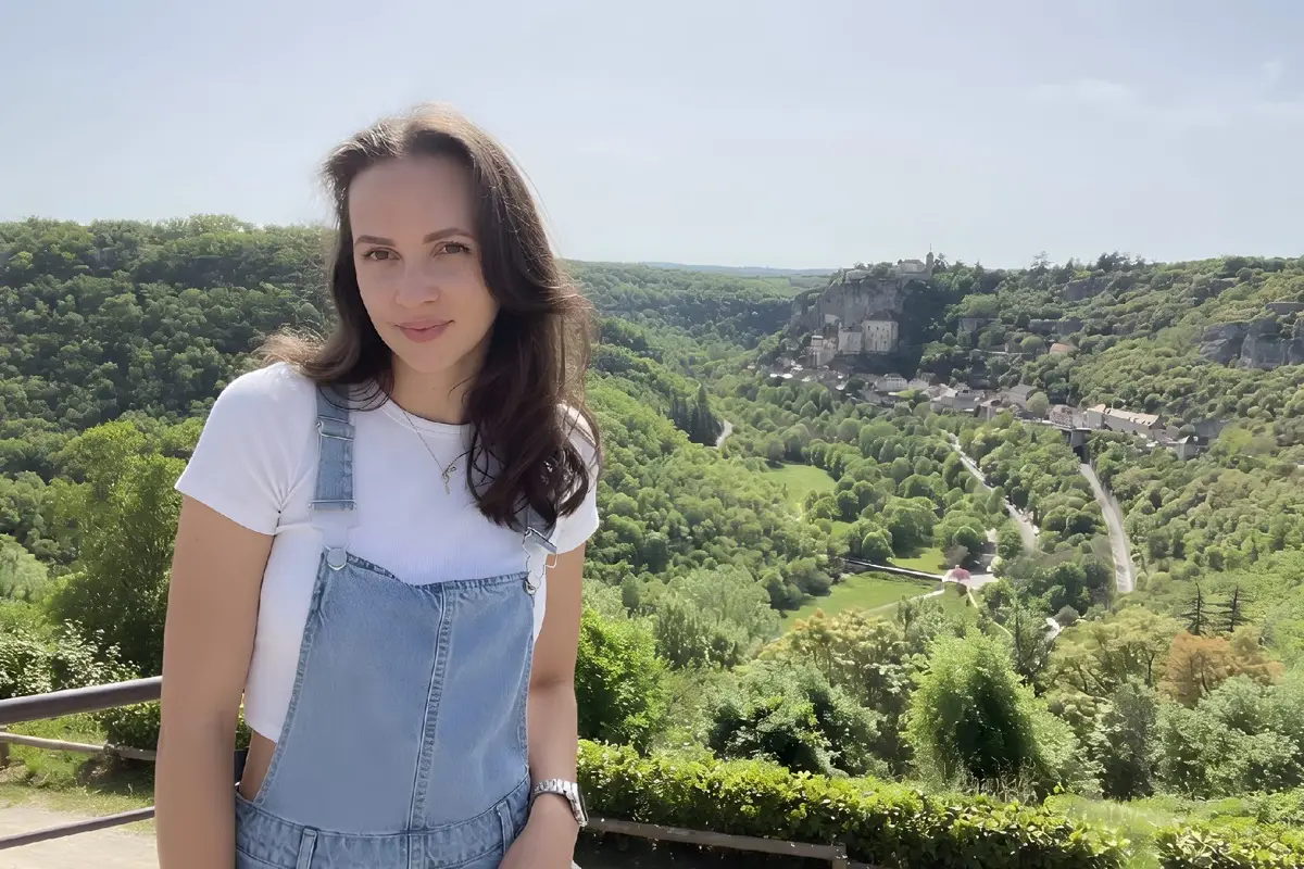 Valeriia Akatova: de Kyiv bajo las bombas a guía en Retraite Eveil y cofundadora de Foundation Ukraine